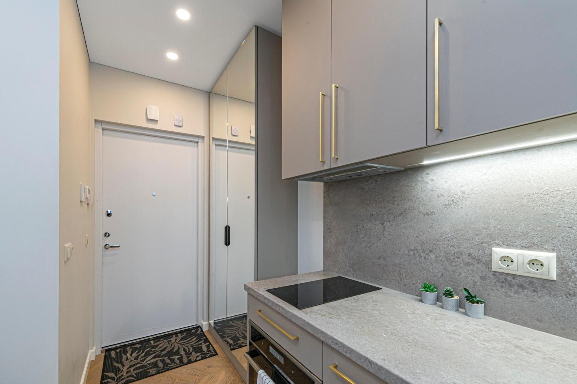 Brand New Studio In Old Town By Hostlovers Kaunas Bagian luar foto